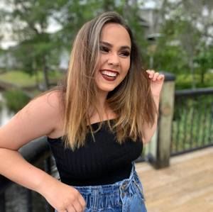 Meet your Posher, Nicole